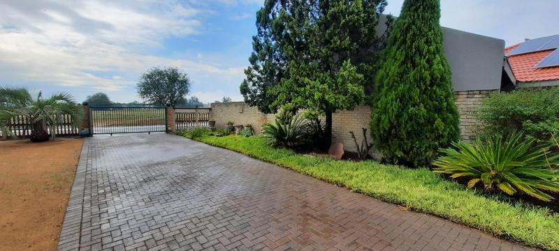 5 Bedroom Property for Sale in Vaalpark Free State